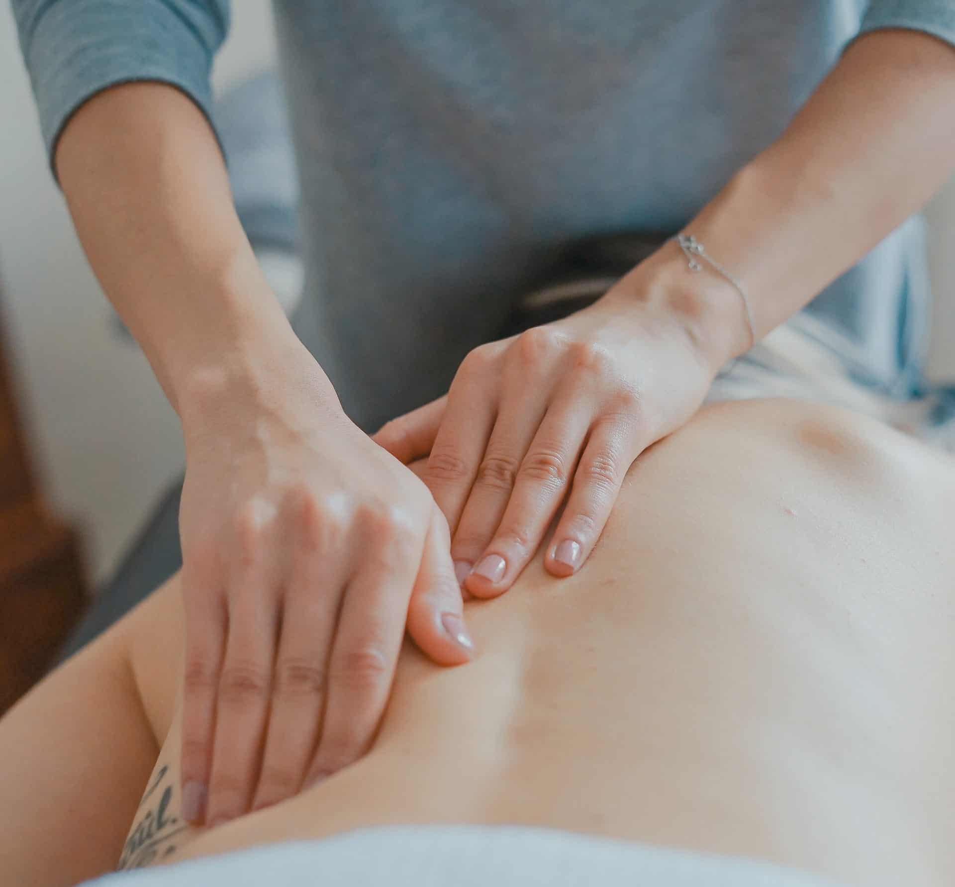 hand message for back osteopathy